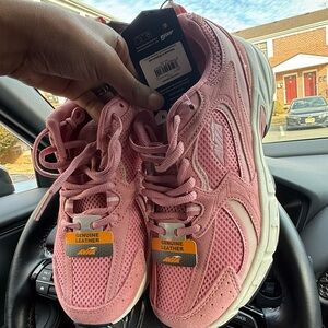 Avia Women's Pink Sneakers size 7W